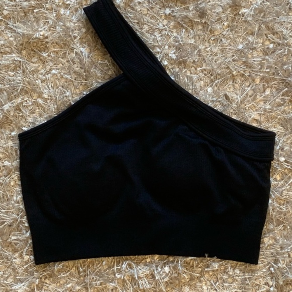 NWOT Black one shoulder medium support bra/crop top